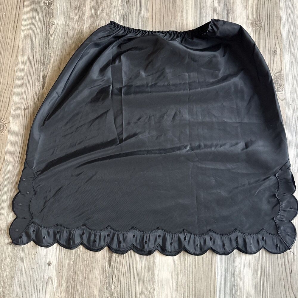 Vintage Aristocraft By Superior Black Skip With Scalloped Bottom  Size Large